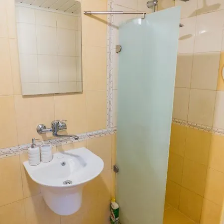 דירה Cozy Maisonette With 2 Bathrooms In Center וארנה