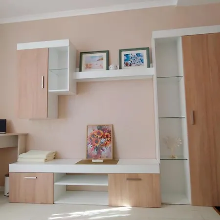 Cozy Maisonette With 2 Bathrooms In Center *